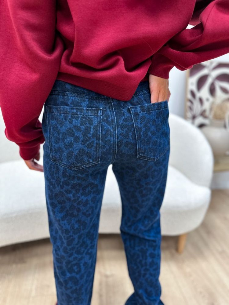  DARK BLUE