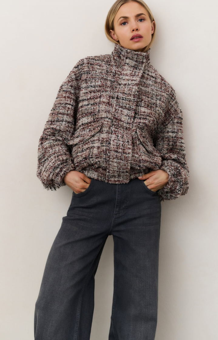  990161 BLUSH PI