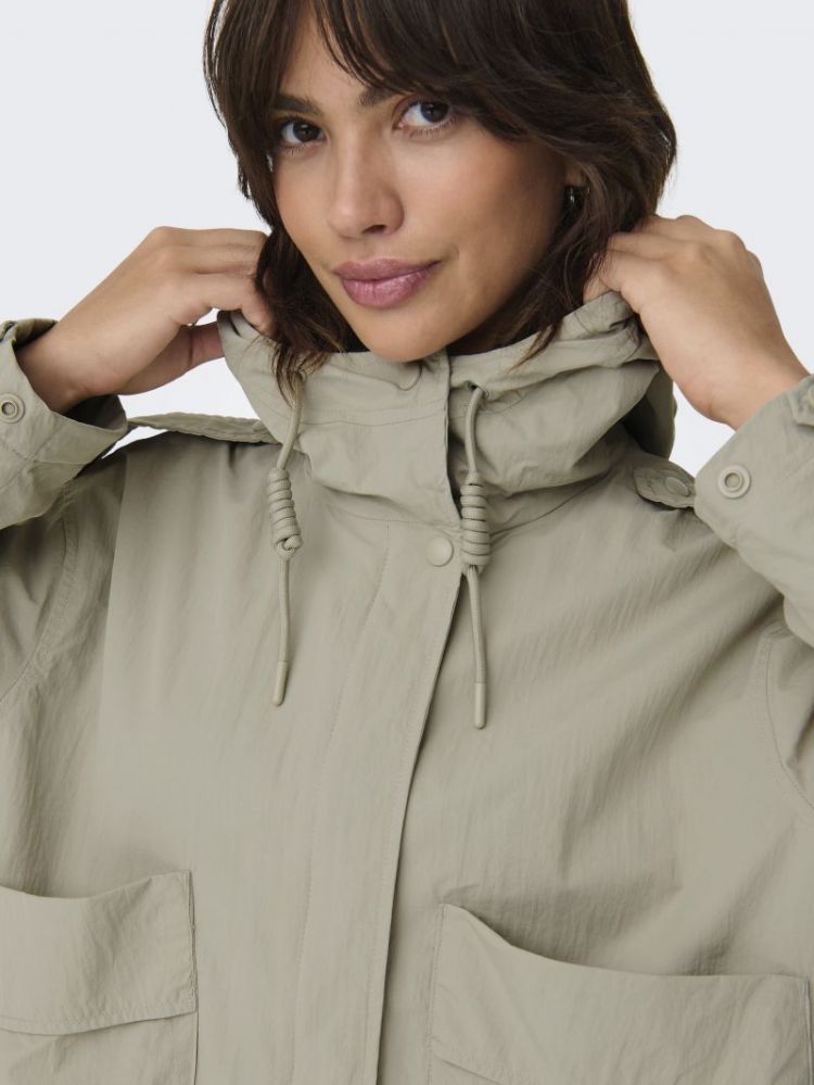ONLMAMBA SHORT PARKA JACKET CC 185600 String