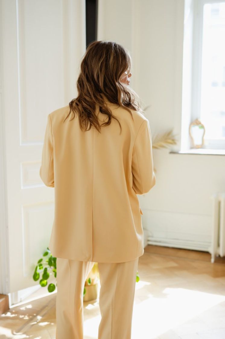  BUTTER YELLOW
