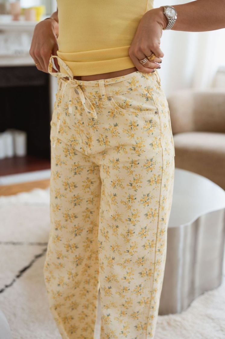  WAX YELLOW