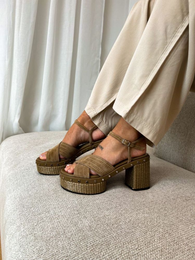  TAUPE OSCURO