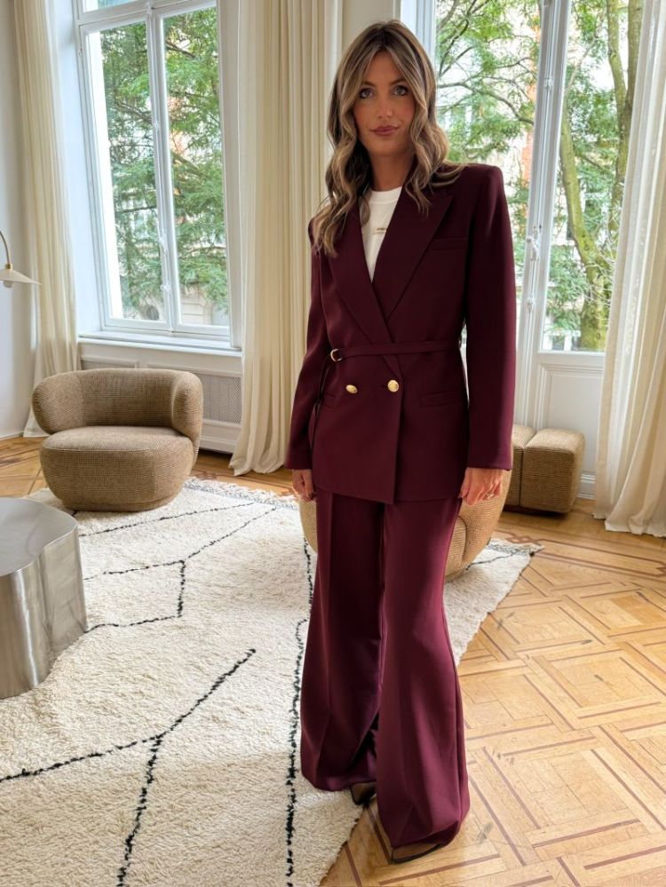  BURGUNDY