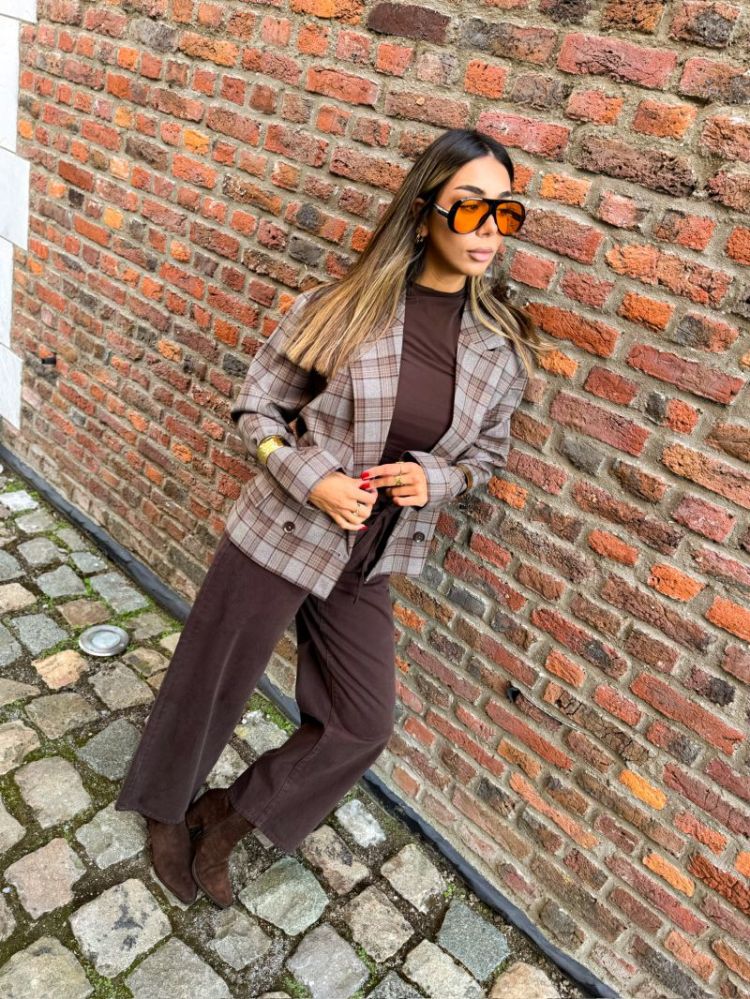  WARM BROWN