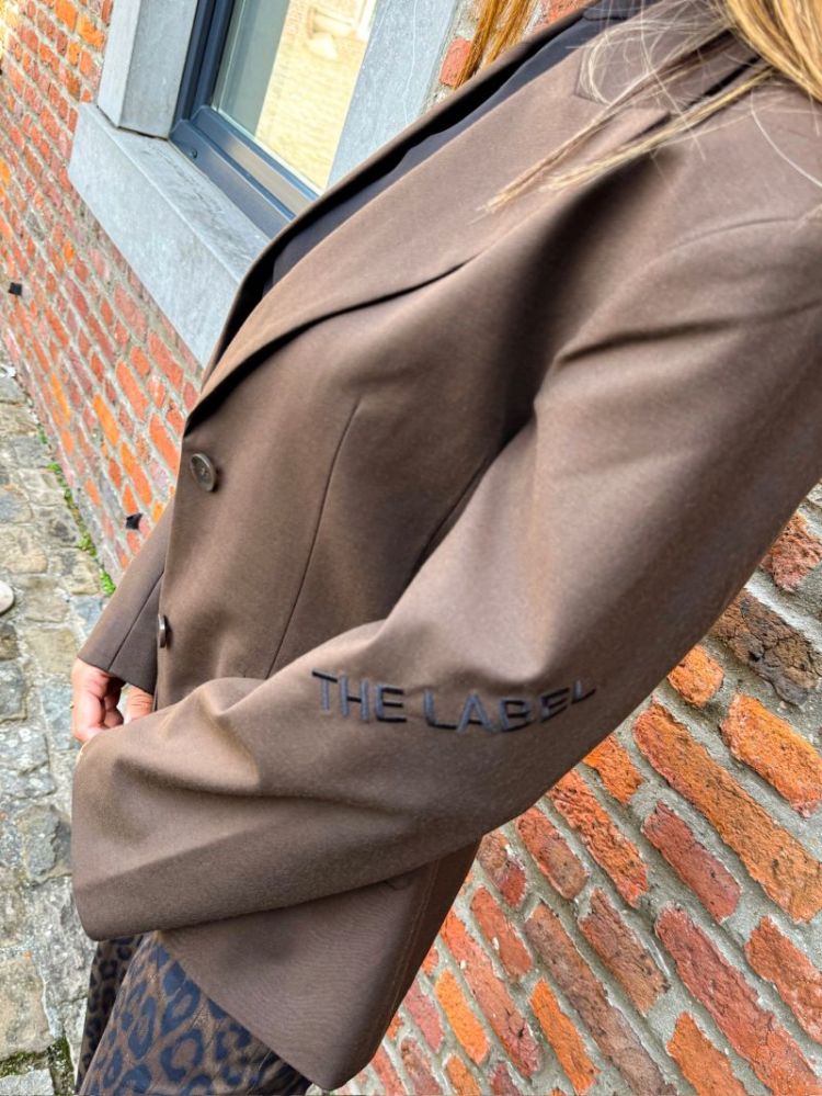  DEEP BROWN