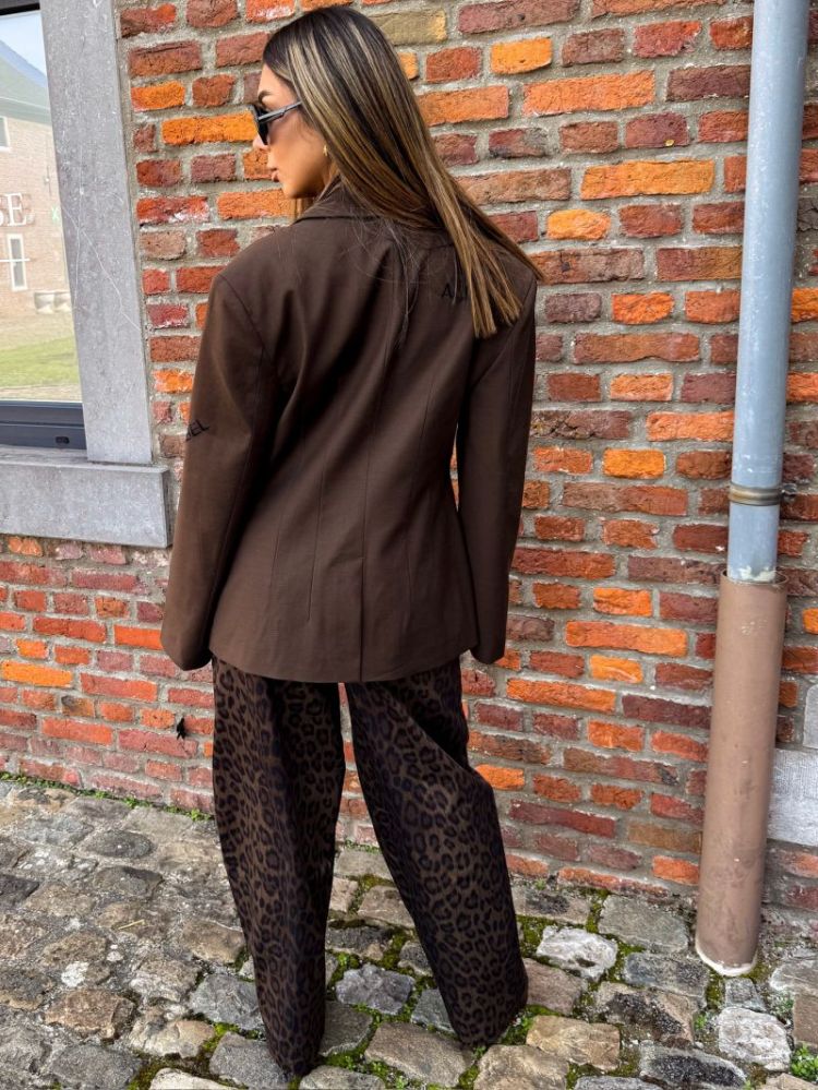  DEEP BROWN
