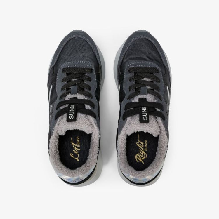  BLACK 11